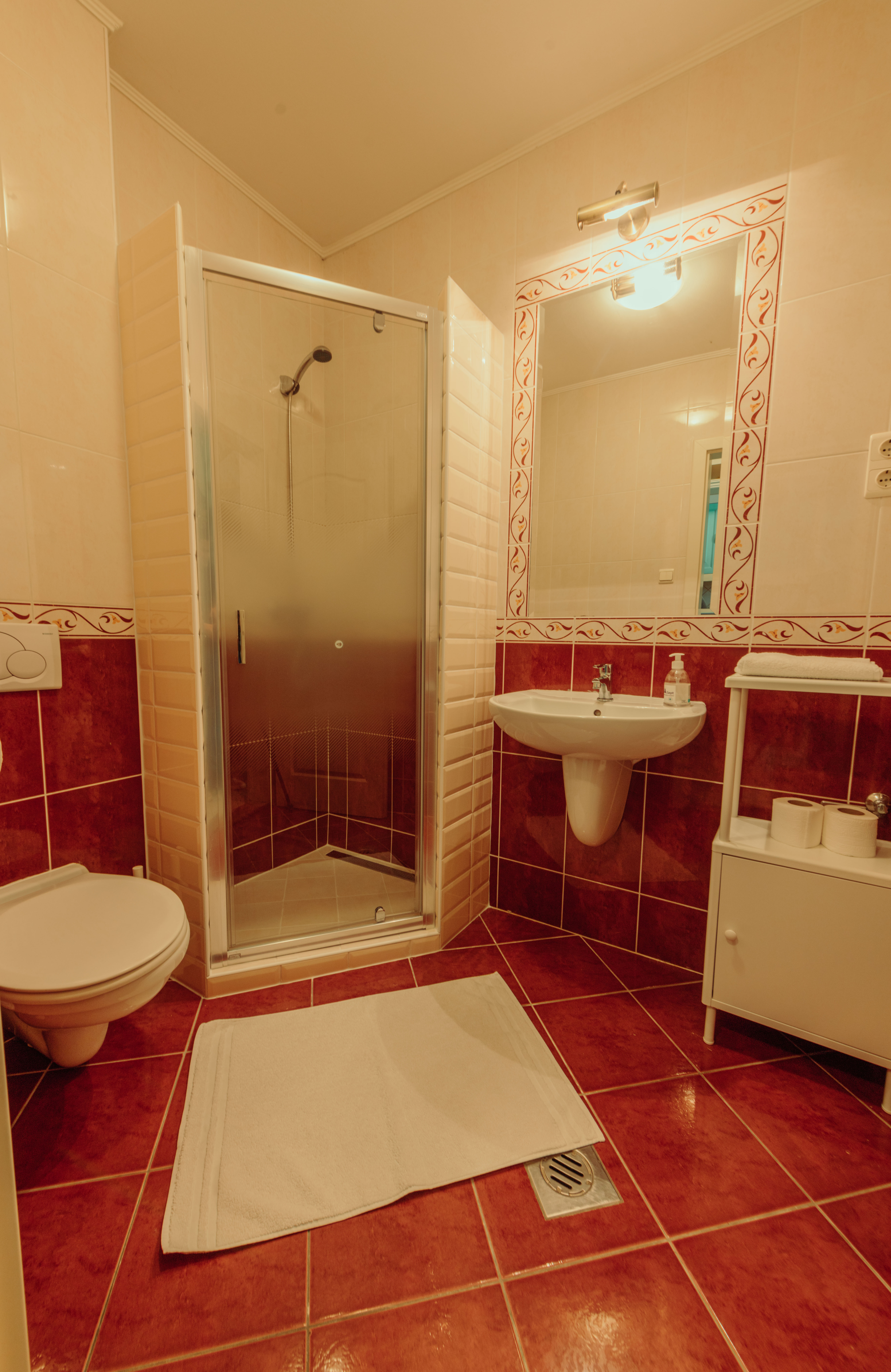 Hatszemélyes apartman