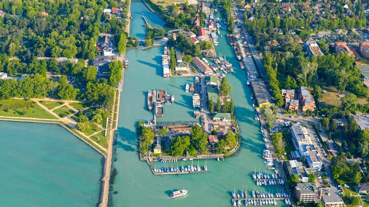 Hajókirándulás a Balatonon, Siófok kikötő